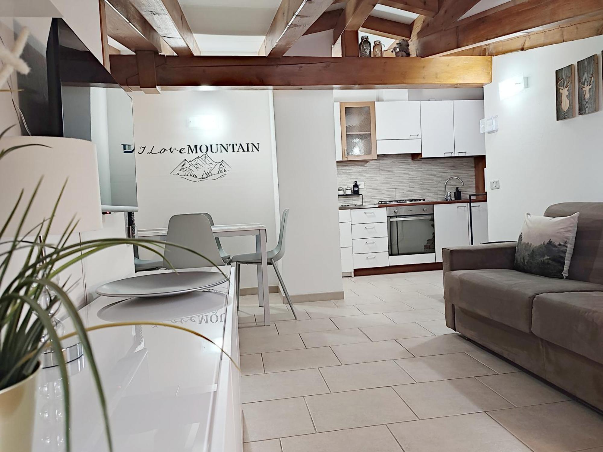 Appartamento Con Giardino 카리솔로 외부 사진
